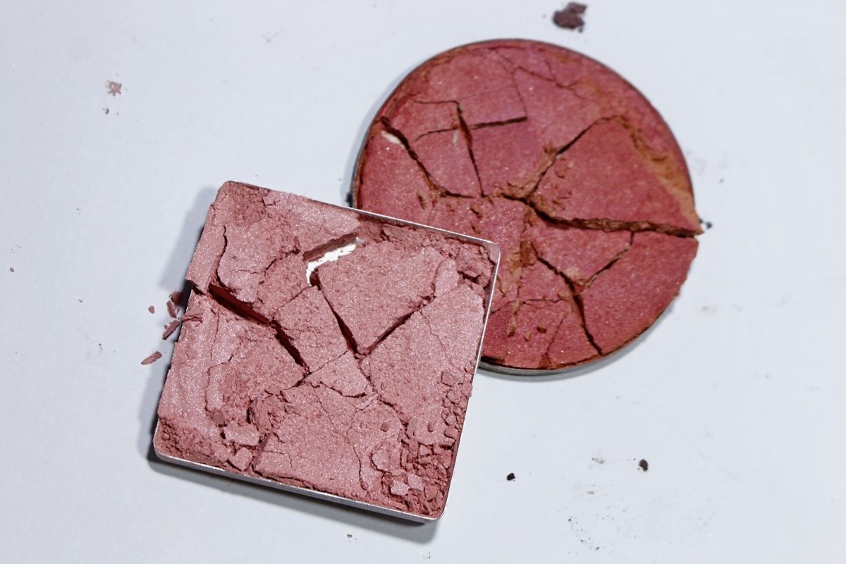 Blush și pudră compactă