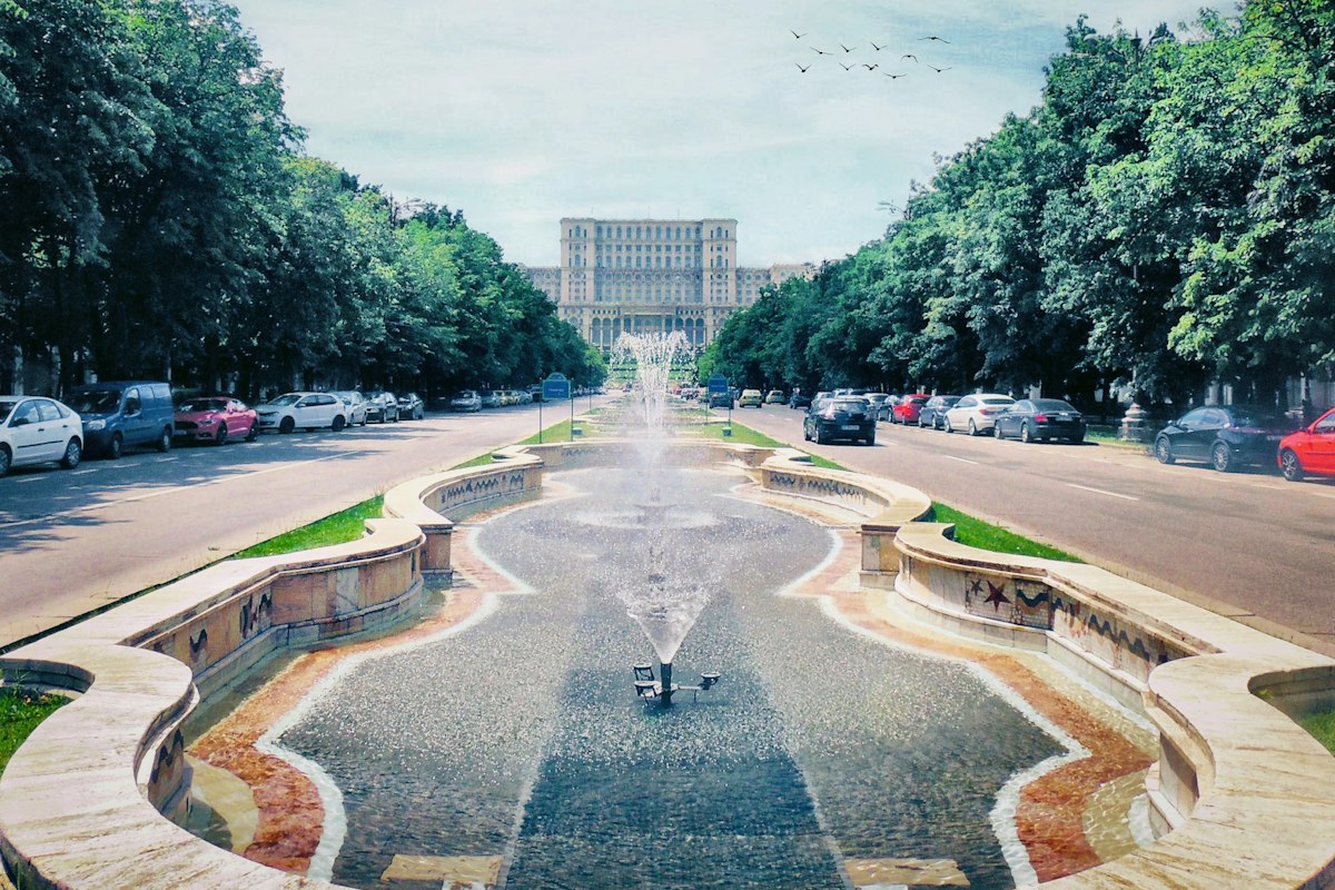 Fântânile din Piața Unirii, București